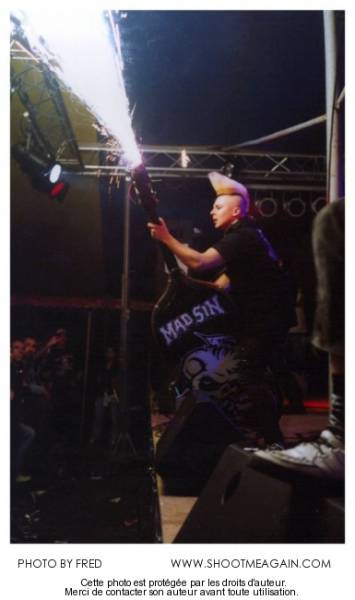 Mad Sin à Ecaussines (Street Live Festival), le 19-09-2004, par Fred — 13 sur 16